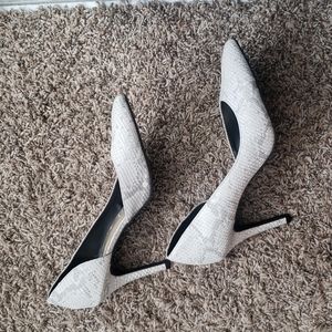Faux white snakeskin 4" pumps, sz 9.5